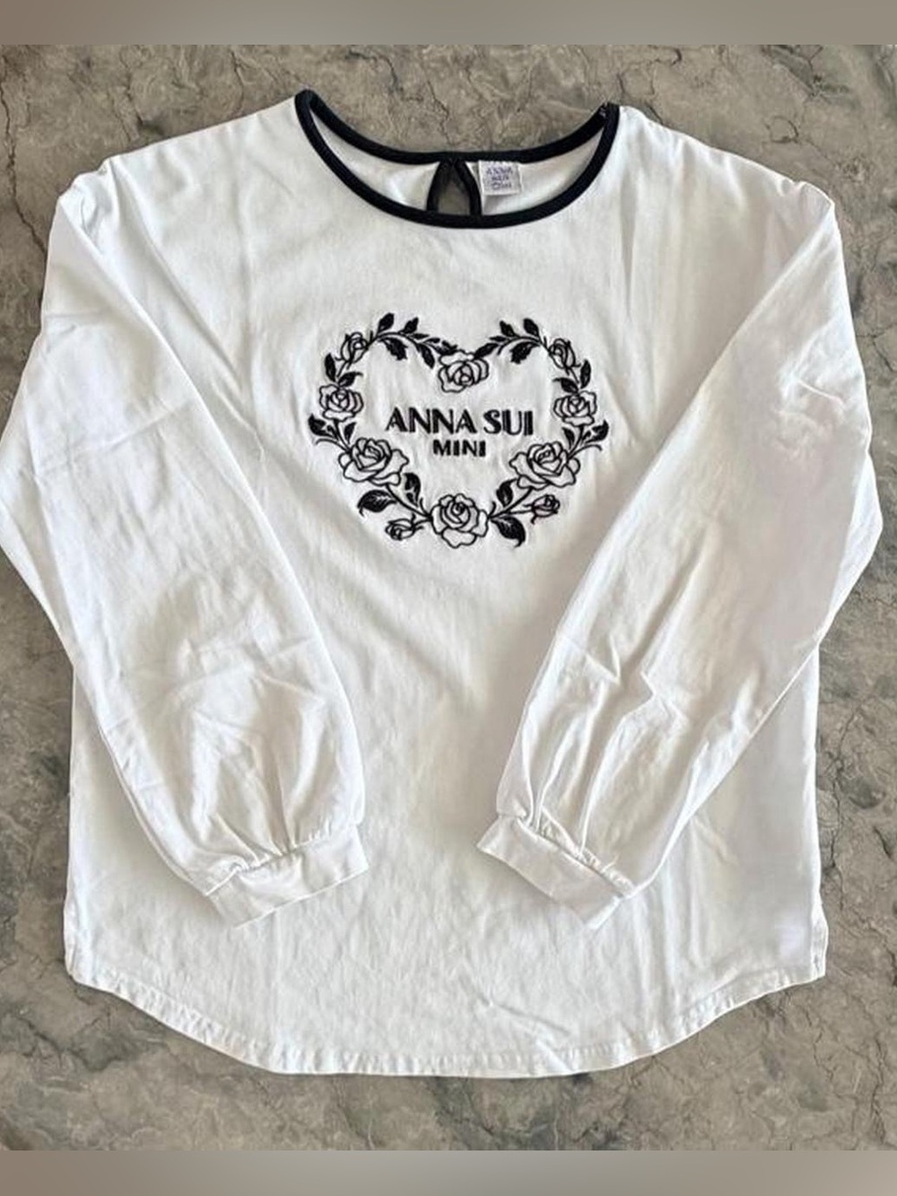 Anna Sui kids White Long Sleeve Tee with Black Floral Heart Detail Size 13y